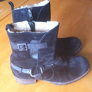 UGG size 9.5 black suede fleece lined calf boot